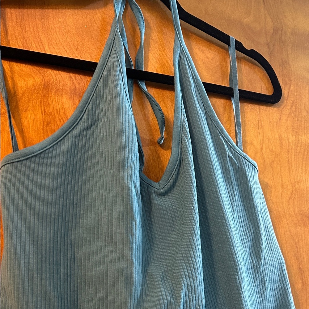 Old Navy Women's Blue Halter Top - Picture 3 of 3